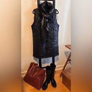 MINKAS Women's Black Quilted Vest Sz L